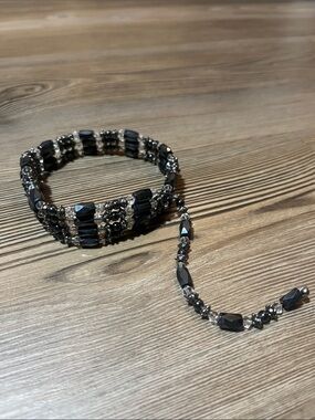 Black Magnet Beaded Coil Bracelet - Women Jewelry
